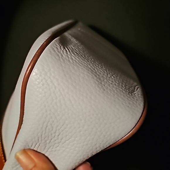 EUC DOONEY & BOURKE SHOULDER BAG. - Picture 5 of 9